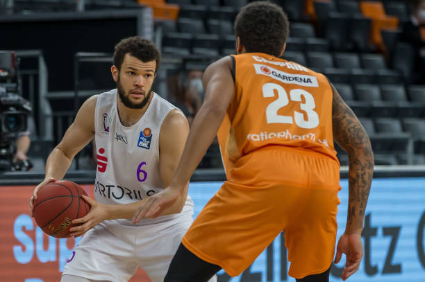 传球调度 传球调度